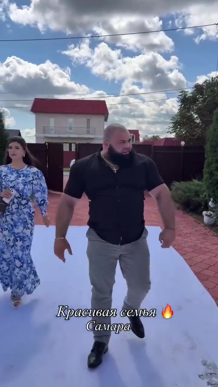 - Красивая семья |
