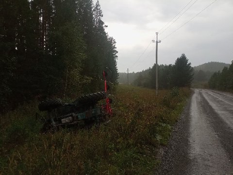 это я на тракторе перевернулся чуть не умер завтра трек