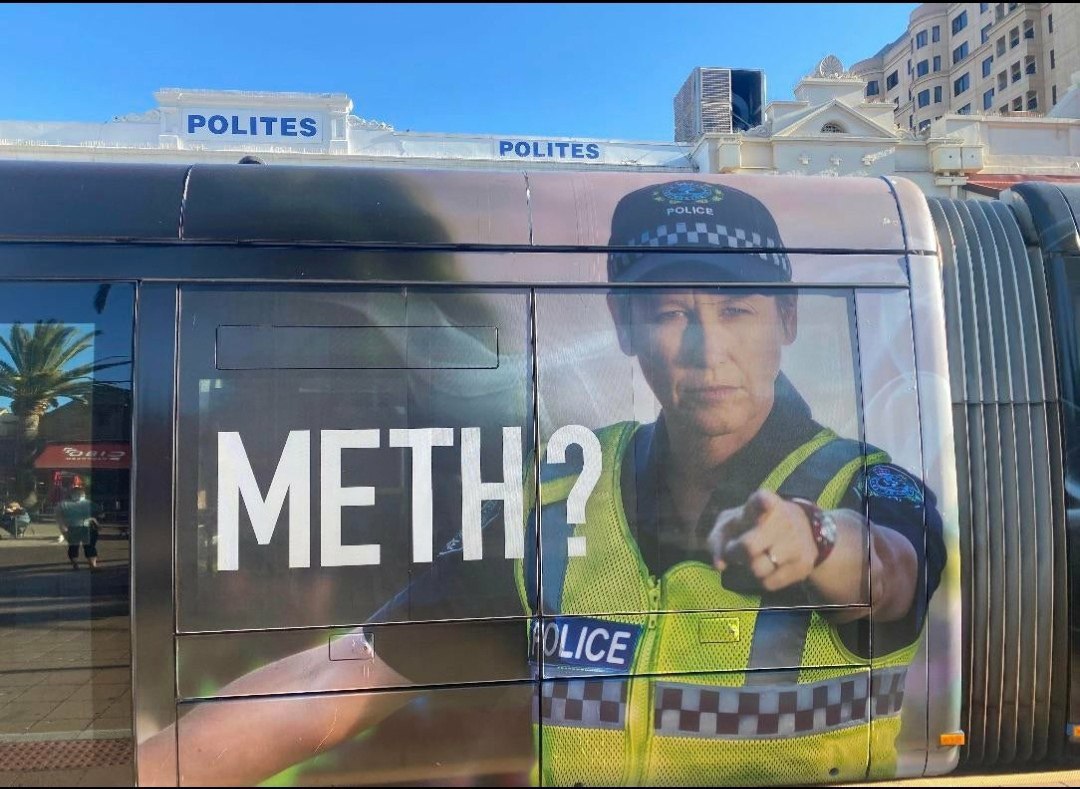 a2 POLITE i! 4 4 METH a