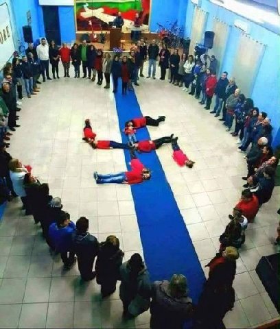4 i A 3 a>