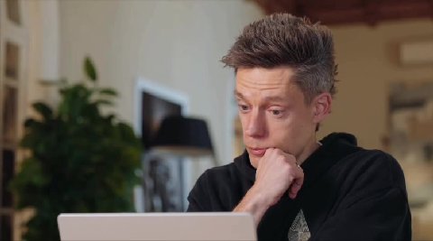 я: так все, блядь, иду наконец-то на свидание, в этот раз себя буду точно вести нормально, надо налаживать личную жизнь

также я через 1 пиво: