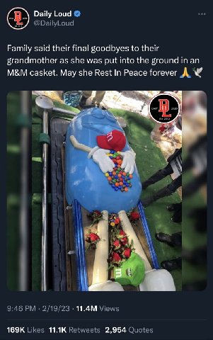 Daily Loud @DailyLoud Family said their final goodbyes to their grandmother as she was put into the ground in an casket. May she Rest In Peace forever A ОАК: Est. 2012 4 4 9:46 2/19/23 Views Likes Ret