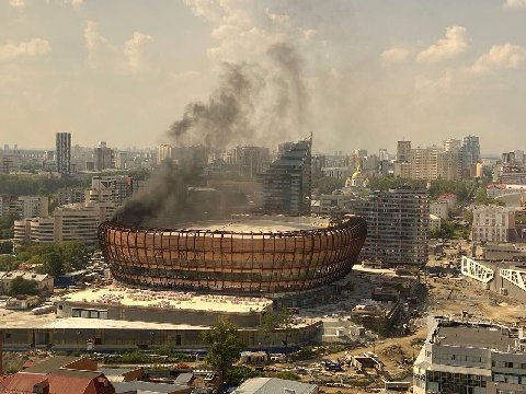 ⚡️Строящаяся УГМК-арена загорелась в Екатеринбурге — МЧС