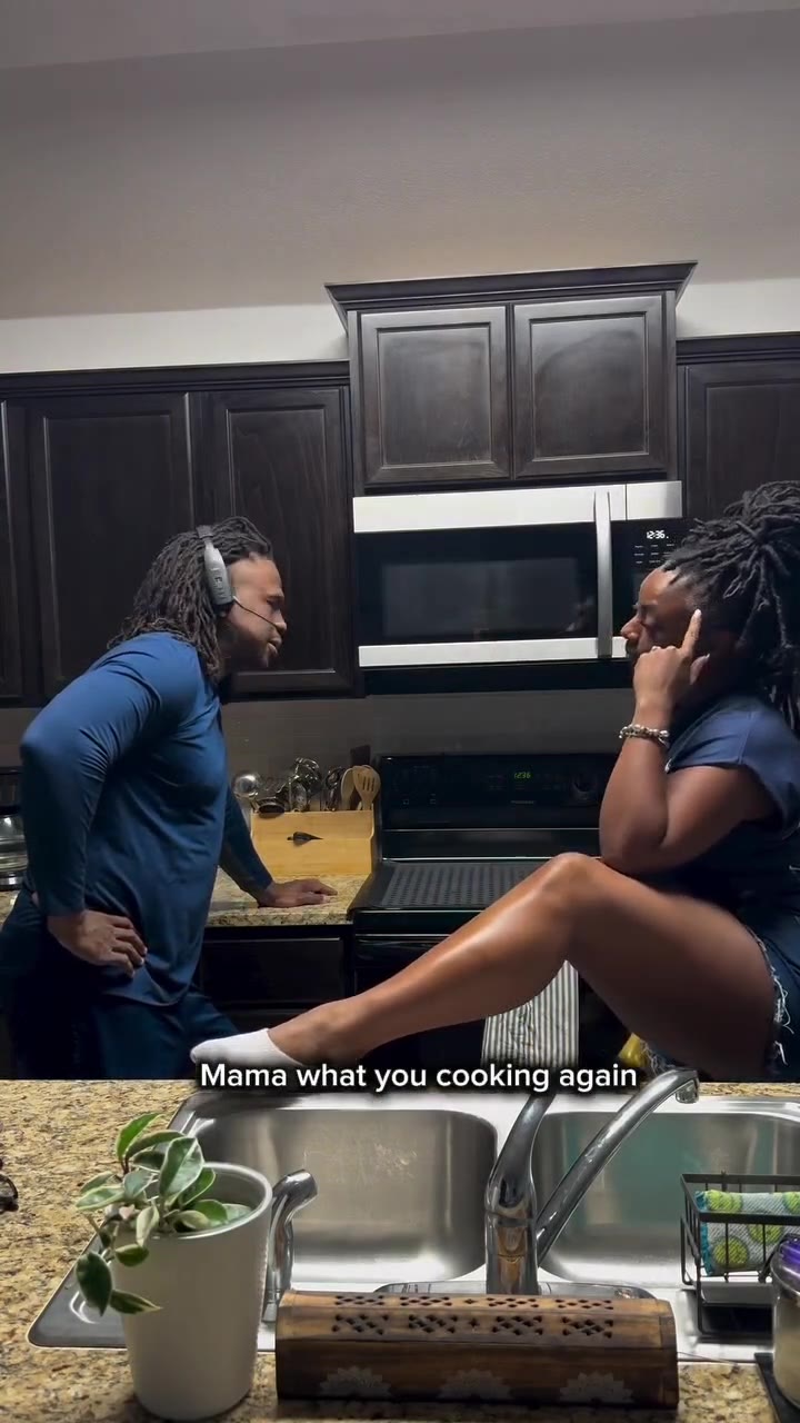 AFTER CRASHING EARLIER ee What the hell is you doing yy meses pueemeses Mama what you cooking again 9 se