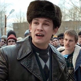 Официантка, покусанная Кологривым, превратилась в бездарную актрису.

@f4kts
