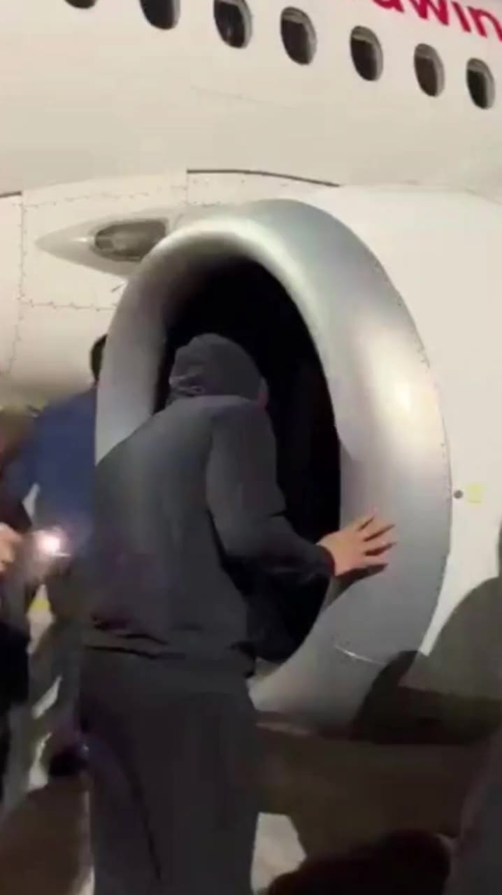 3 В