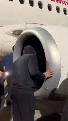 3 В