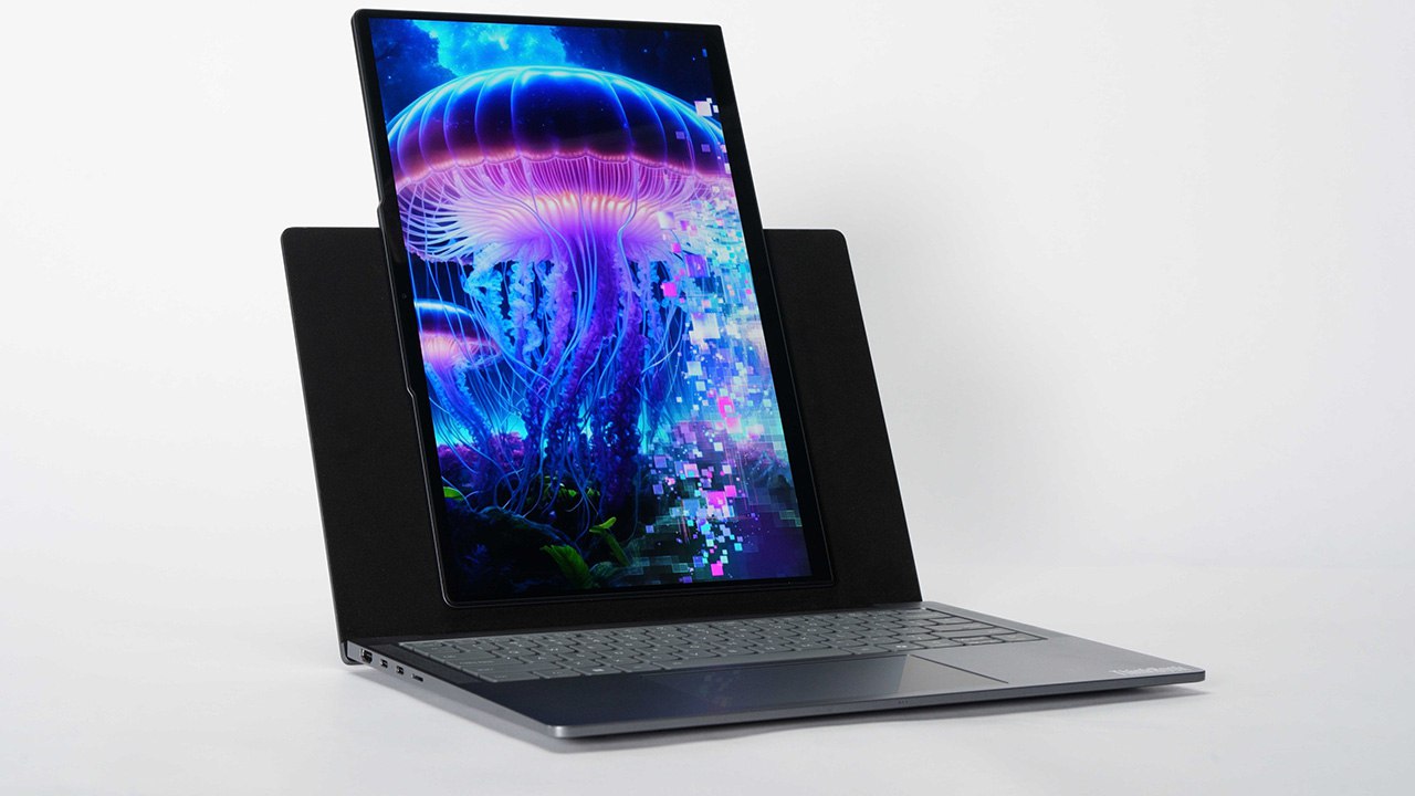 Lenovo готовится показать Project Pivo — концептуальный ноутбук с поворотным экраном.

Его должны представить на следующей неделе в ходе выставки IFA 2025, сообщил инсайдер Эван Бласс.

https://dtf.ru
