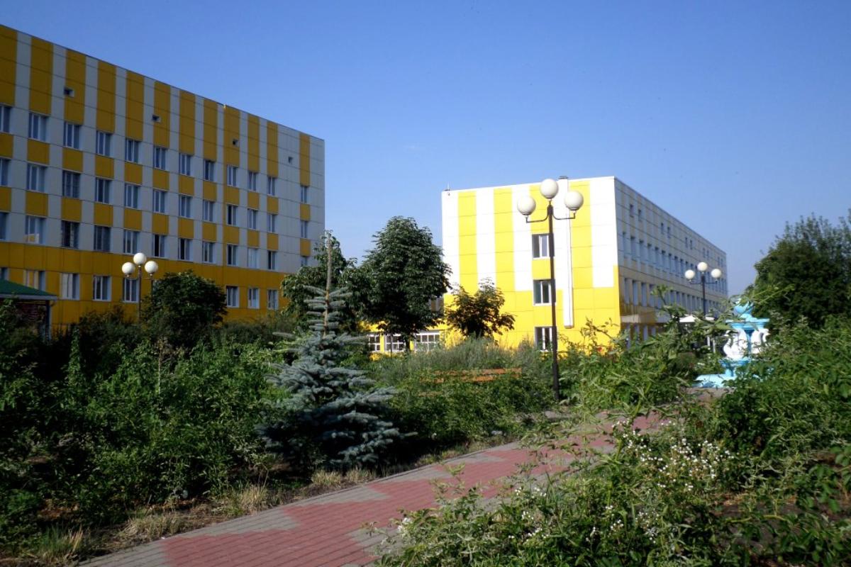 Врачи Волоконовской ЦРБ снимали групповое порно на территории больницы — и принуждали сниматься в нём коллег. Об этом стало известно после жалобы сотрудницы, которую принуждали к участию в оргии.

Как