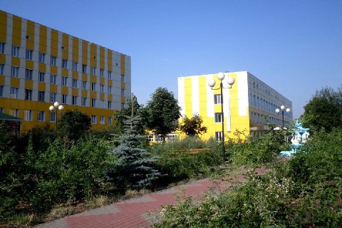 Врачи Волоконовской ЦРБ снимали групповое порно на территории больницы — и принуждали сниматься в нём коллег. Об этом стало известно после жалобы сотрудницы, которую принуждали к участию в оргии.

Как