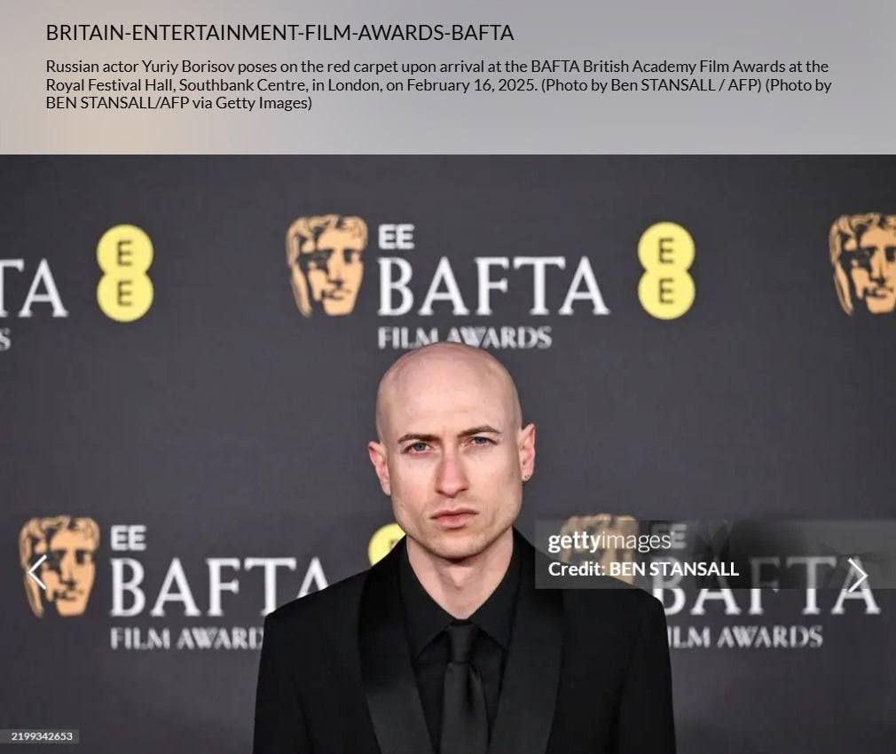 Неловко вышло: на премии BAFTA перепутали Юру Борисова с композитором «Бруталиста» Дэниэлом Блумбергом, так как они оба лысые

Фотограф Бен Станселл в описании под изображением с Блумбергом указал, чт