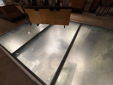 а под старбаксом какието катакомбы ебучие, воможно такой диалог имел место быть веков 20 назад