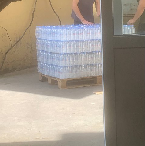 буквально столько воды я пью в неделю