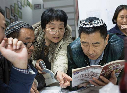 MY BRAIN HURTS 
FIRST NIGGA JEW
NOW CHINESE JEW
FUCKING JEWS ARE EVERYWHERE YE