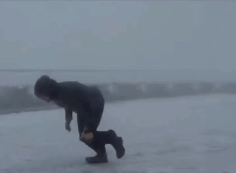 буквально так сейчас ощущается выход на улицу: