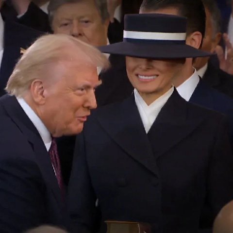 Guys I'm not the only who sees this right. I'm on too many benadryl right guys. No way it's the hatman, no, no, NOOOOOOO