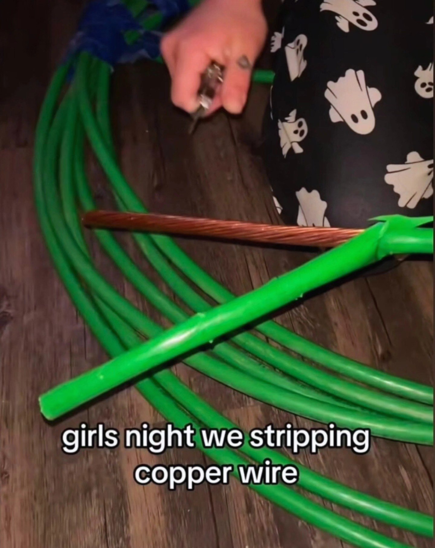 girls night we stripping copper wire