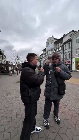 парни, я точно знаю кто-то из присутствующих на видео точно подписан на сторагу. признавайтесь.