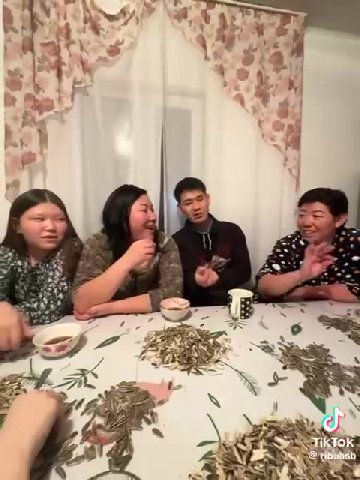 могли бы быть мы с вами