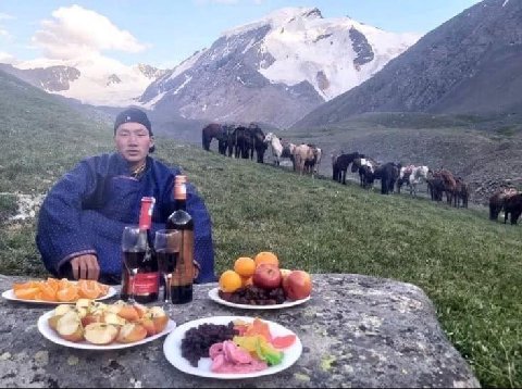 вот про эту картинку я вообще молчу (я на переднем плане в тарелке в сахарной посыпке и мне неловко что на меня чета налипло просто)
