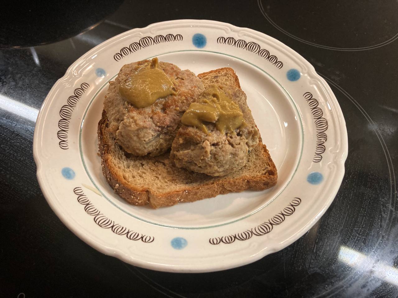 мужской и женский варианты подачи