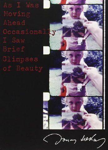 Двигаясь вперед, иногда я видел краткие проблески красоты (2000)

Реж. Йонас Мекас

На протяжении почти пяти часов, Мекас показывает 16 мм съемки, фрагменты повседневности: семейные праздники, детей,