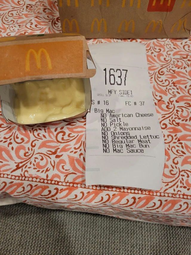 FAL 4 i 16 44 Big Mac American Cheese Salt Pick С ADD 2 “С” Meat NO Big Mac Bun NO Мас Sauce 7 A) wee