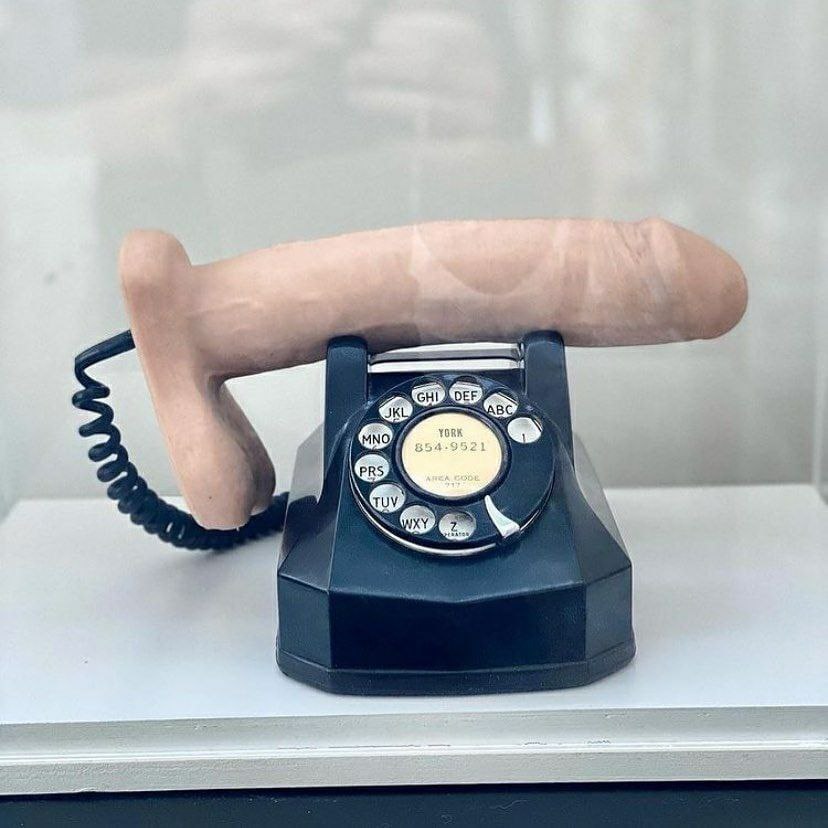 - Алло.... 
- Хуем по лбу не дало?