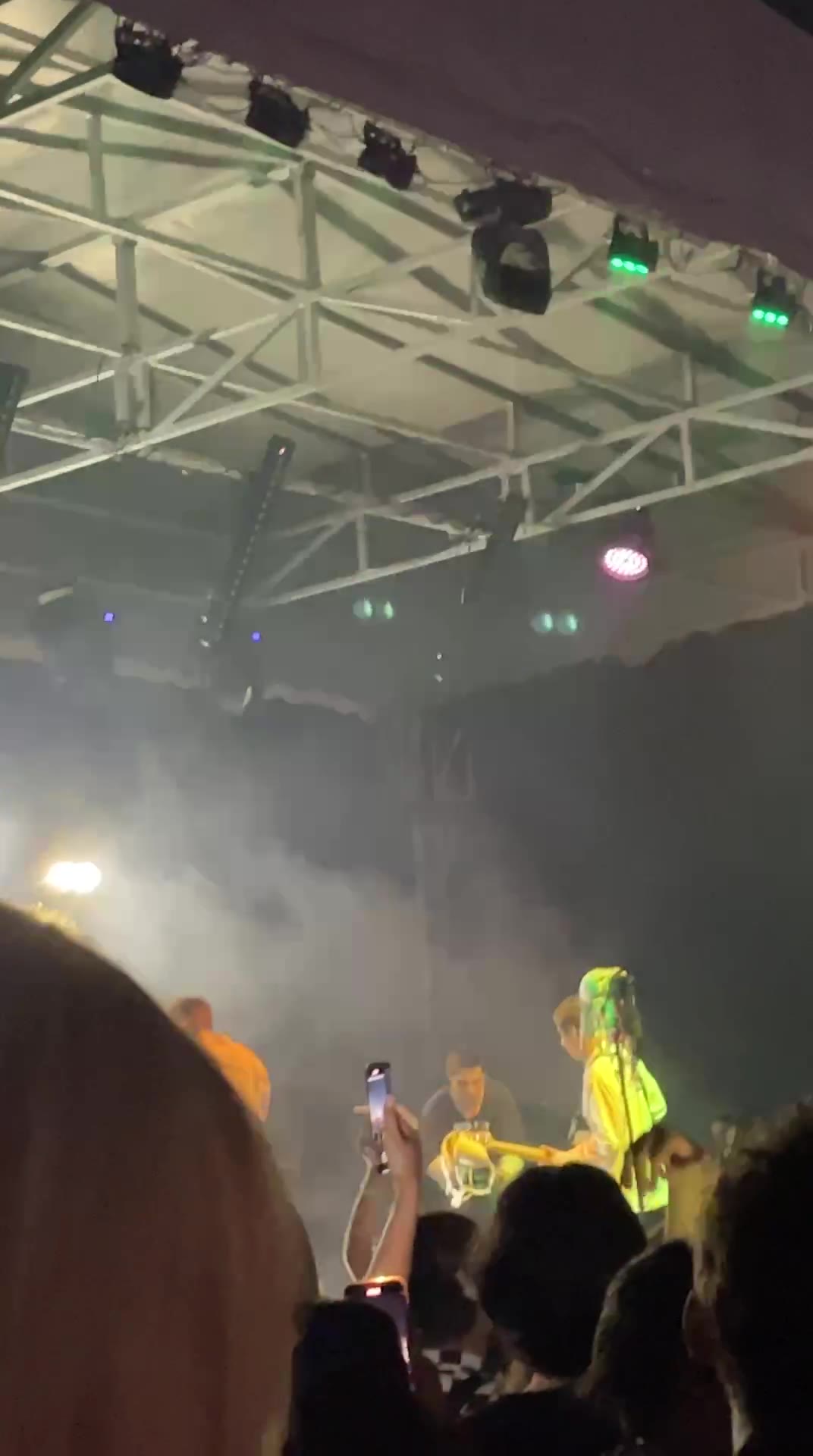 💨👀