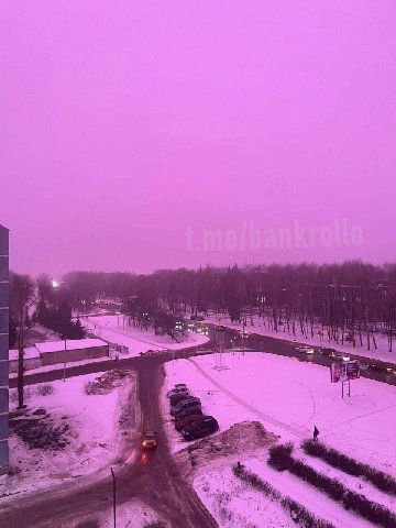 Город Бугульма в Татарстане превратился в Барбилэнд. Регион накрыл розовый туман. В местной администрация явление объяснили резким перепадом температур. @bankrollo