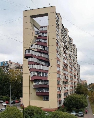 Мурал «The wave is coming» уличного художника Shozy 
 
В рамках International Mural Festival 2022 художник создал иллюзорную картину на 14-ти этажном панельном доме. 
 
Балашиха, Московская область, Ж