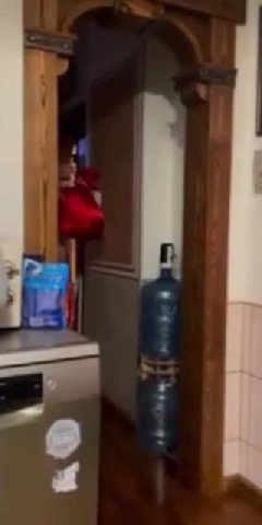 ⚡️К тем, кто плохо себя вел в этом году, на Новый год придет Снегойдочка