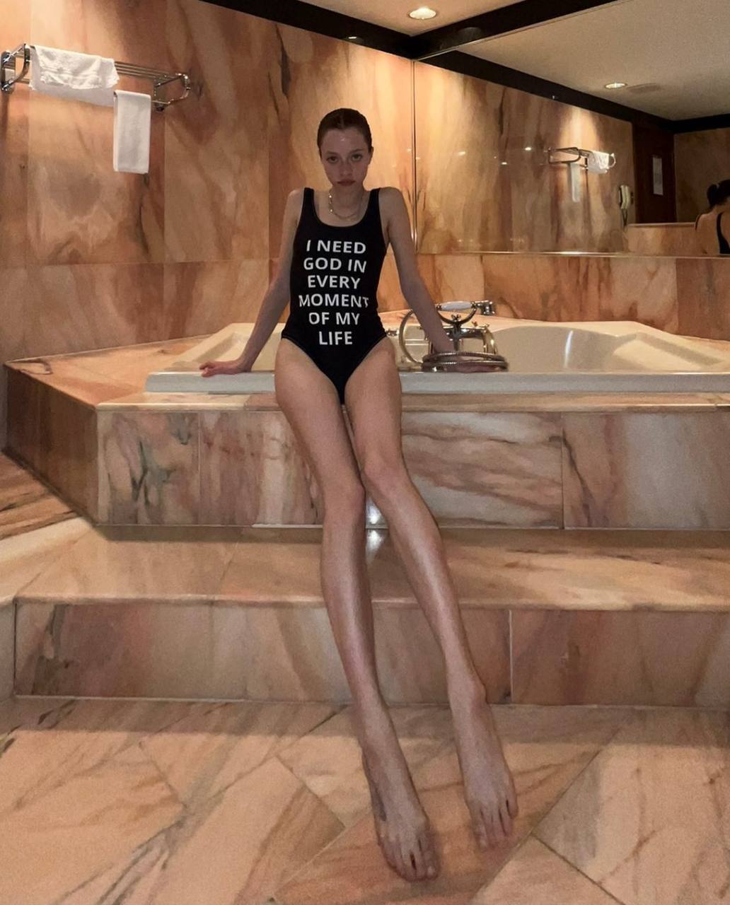 к NEED ЕМЕВУ MOMENt 4 Я OF MY и