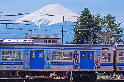 4 “4 5 as iN К |2 ree 3 if 1 8 4 i: 2 4 349 FUJIKYU COMMUTER TRAIN FUJIKYU COMMUTER TRAIN у 4 я