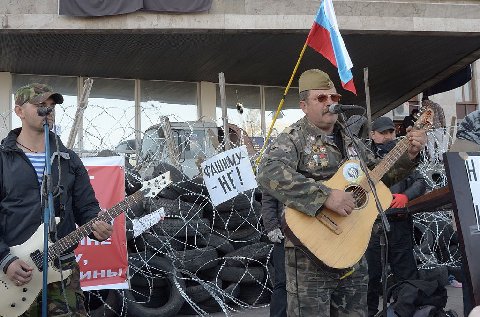 ⚡️Дуглас Пирс выступил с концертом в Донецке