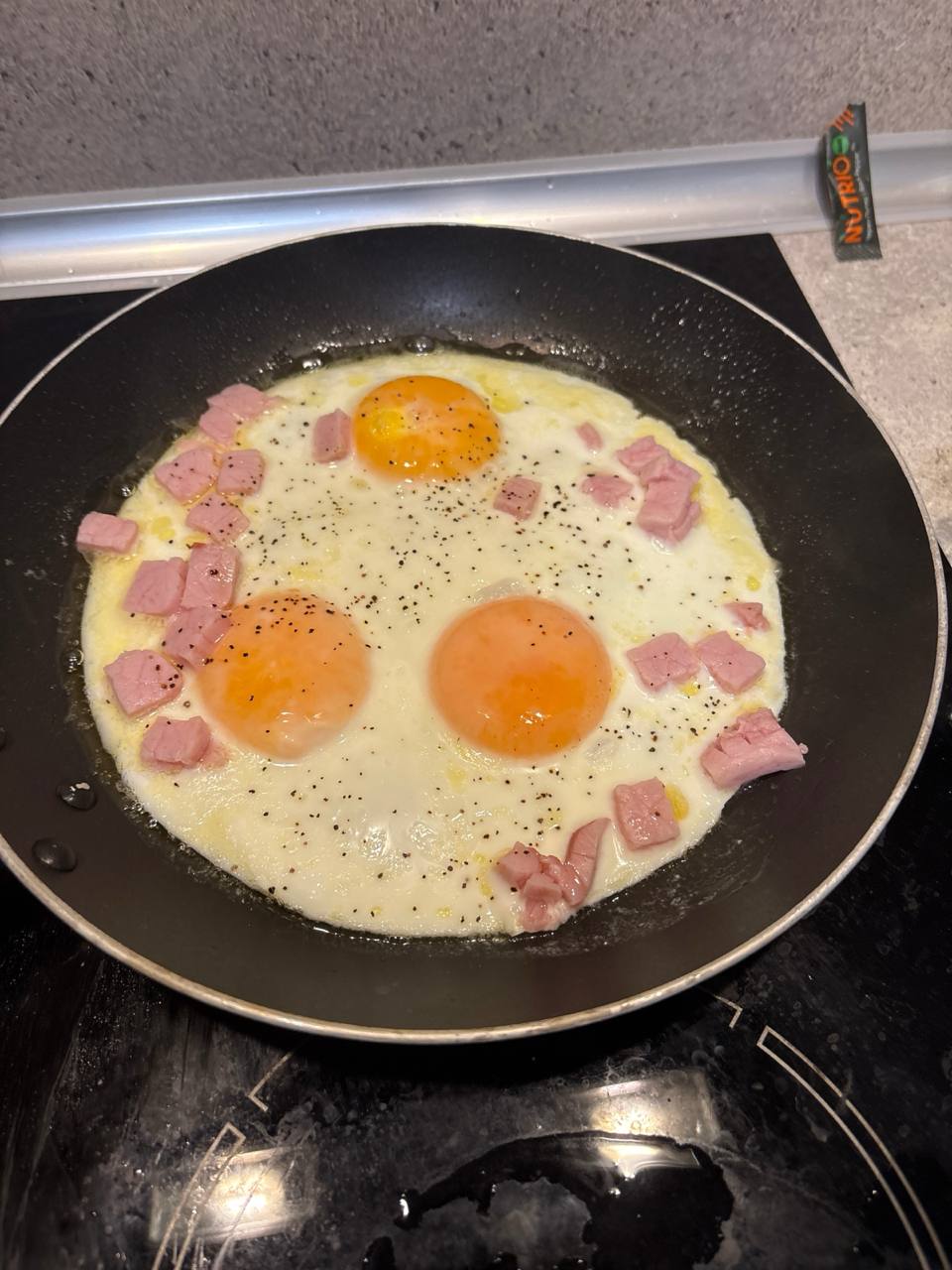 разве это не голые бляди?