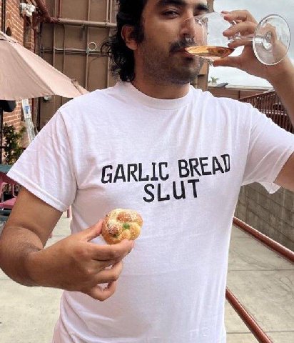 <A к GARLIC BREAY SLUT 2,