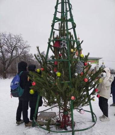 ⚡️В России посадили елку