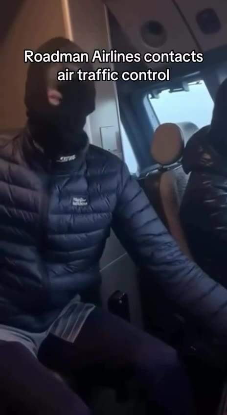 Roadman Airlines contacts airtraffic control = Г
