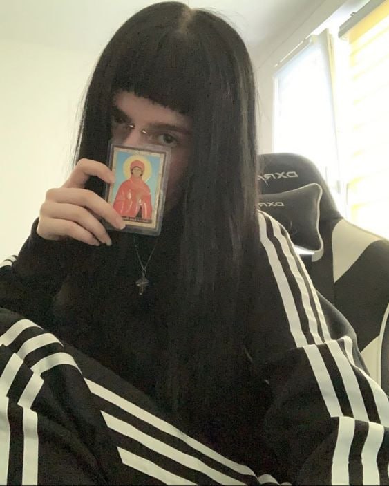 Твоя душа состоит из? : 

ДАША ЧАРУША, УБИЙЦЫ, ГОСПОДИ ЭМСИ

Или может ты тащишься от таких картин как: 

• класс коррекции
• герда
• холодный фронт
• кислота

➕ Тогда тебе к нам:
https://t.me/drujoq