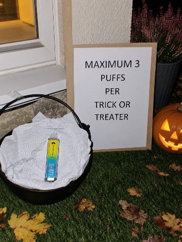 MAXIMUM 3 PUFFS РЕВ TRICK ТВЕАТЕК 4. и 4 A it i