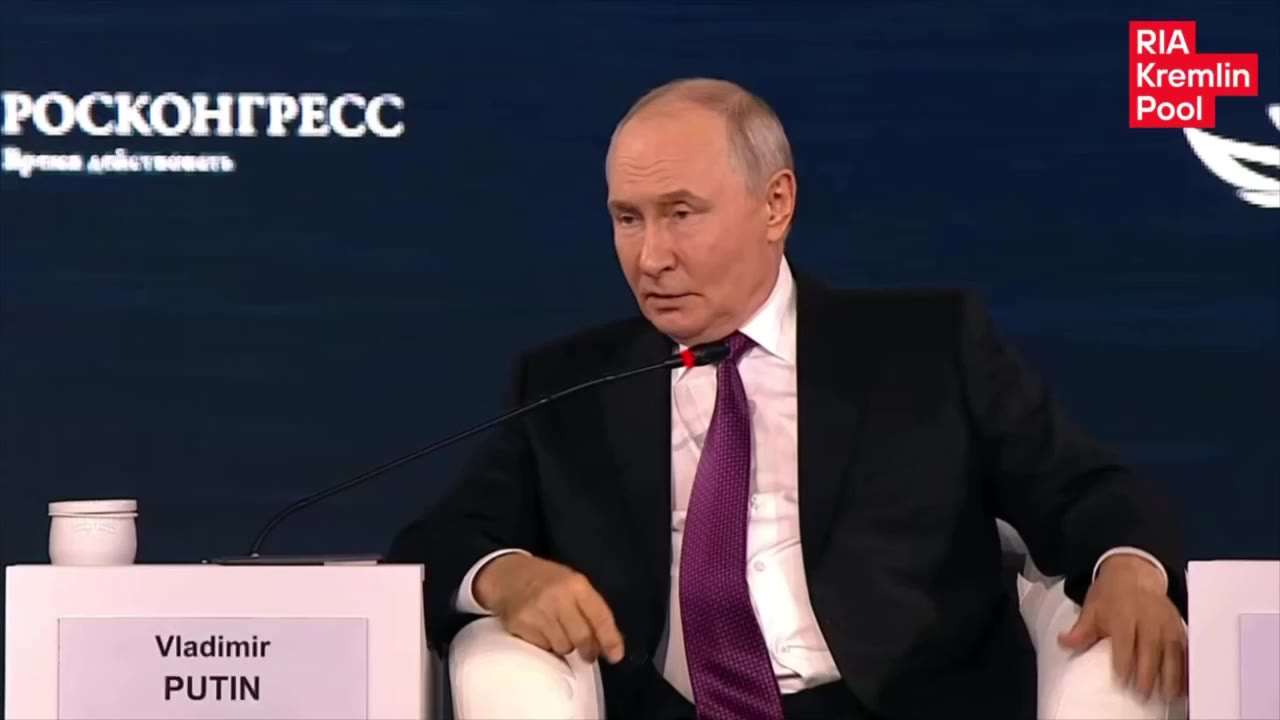 🍏 В России не хватает яблок, надо над этим подумать и поработать, — Путин