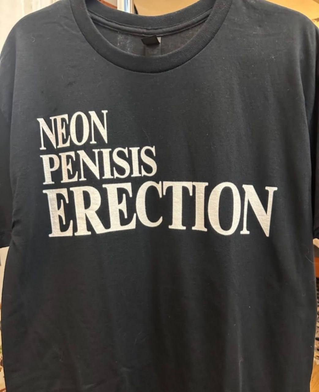 NEON PENISIS