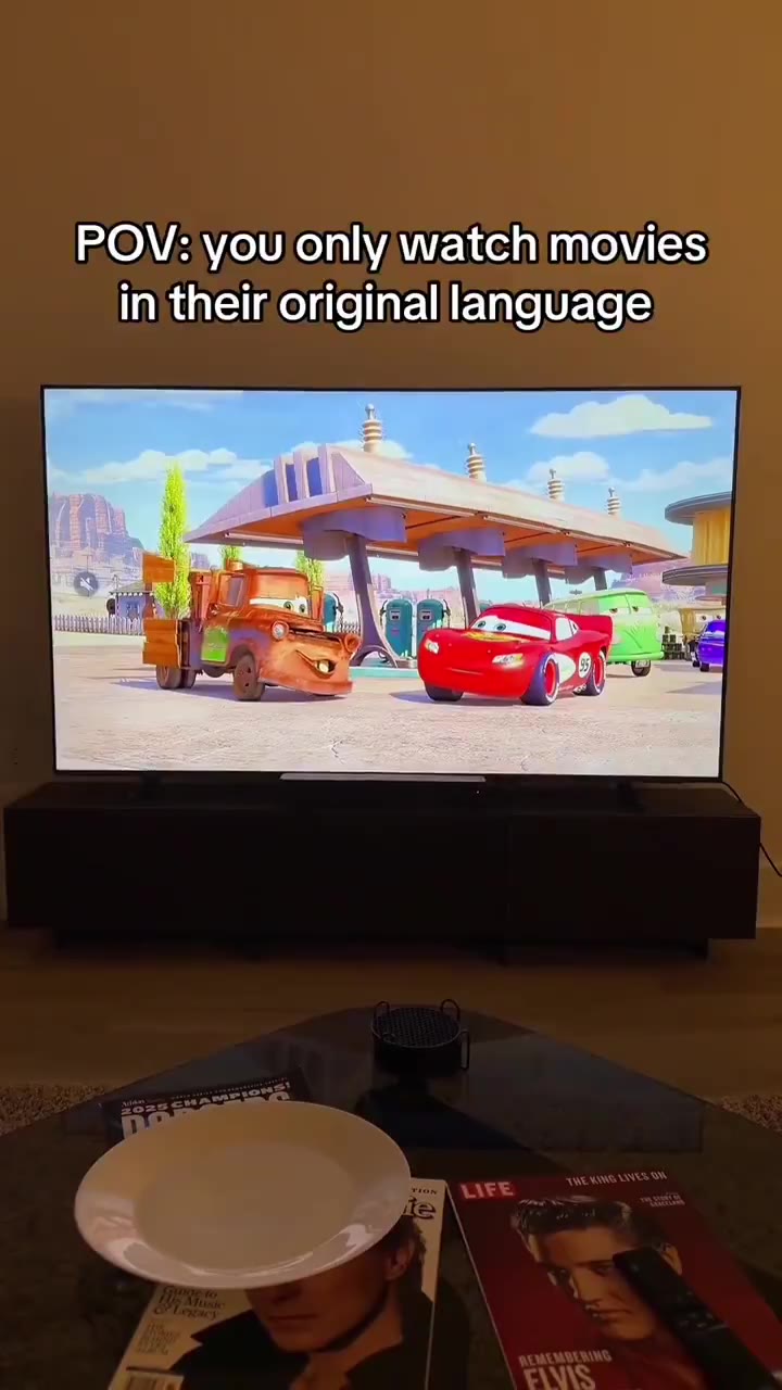 FOVE Wow chilly meen inowies inti ontcinel Emewace POV: you only watch movies in their original|language