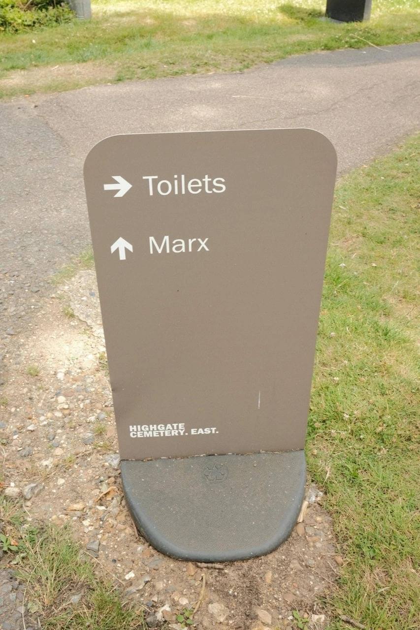 “4 an a‘ eae ret pew. Toilets 4 WE Marx on as HIGHGATE EAST. СЕМ у “а of. 4 А и