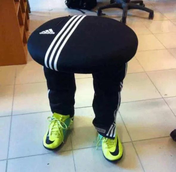 | = = i ak eg ee 4